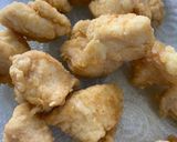 A picture of step 1 of Stir-Fried Chicken with Cashew Nuts.