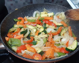 Foto del paso 6 de la receta: Espaguetis con salchichas frescas y verduras