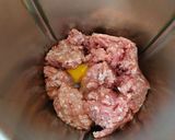 Foto del passaggio 2 della ricetta Polpettone al Pistacchio (ricetta anche per Bimby) con contorno di funghi e piselli