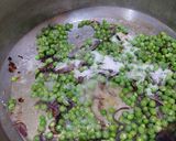 A picture of step 1 of Peas rice.