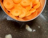 Foto langkah ke 3 dari resep Sayur bening bayam wortel jagung sederhana.