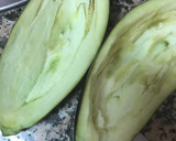 Foto del paso 1 de la receta: Berenjenas rellenas de pollo