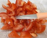 Foto del paso 1 de la receta: Ensalada de Tomate, Sardinas enlatadas y Quesitos