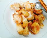 Hình bước làm 2 của món Ức gà rim tỏi