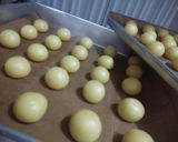 Foto langkah ke 5 dari resep Putri Salju Keju Lumer / Cheesy Snow Ball resep ci Tintin Rayner.