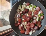 Foto langkah ke 3 dari resep Lapchiong (sosis babi) asam manis ala2.
