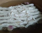 Hình bước làm 1 của món Chân gà rút xương sốt Thái