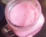 A picture of step 3 of Banana milk shake.