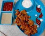 A picture of step 4 of Onion Pakoda.