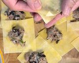 A picture of step 4 of Wonton/Sui Cao Noodle Soup | Mì Sủi Cảo.