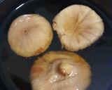 A picture of step 1 of Dried Fig smoothie.