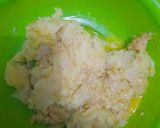Foto langkah ke 6 dari resep Kroket kentang isi ayam (bitter ballen) lembut.