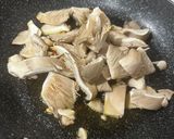 Foto del paso 2 de la receta: Revuelto de setas y gulas