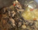 Foto del paso 2 de la receta: Arroz integral con salsa de portobellos