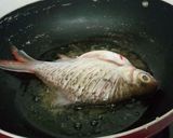 Foto langkah ke 2 dari resep Tumis ikan bunga bawang.