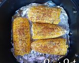 A picture of step 2 of Air Fryer Chilli Oil Sweet Corn on the Cob.