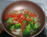 Foto langkah ke 6 dari resep Ikan Bawal Goreng Asam Manis Pedas.
