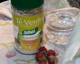 Foto del paso 1 de la receta Infusión de te verde con fresas