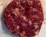 Foto del paso 4 de la receta: Hamburguesa de secreto gratinada a los dos quesos 🍔🥓🍅🧀