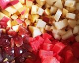 Foto langkah ke 1 dari resep Salad Buah Ekonomis.