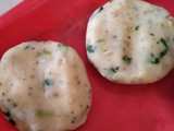 Perkedel kentang dengan oregano dan basil