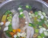 Foto langkah ke 4 dari resep Sop Ceker.