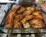 Foto del paso 7 de la receta: Alitas de pollo adobadas con patatas gajo al horno