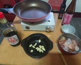 A picture of step 1 of Three Cup Chicken.