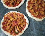 নো ওভেন নো ইস্ট চিকেন পিজ্জা (Chicken pizza recipe in bengali) রেসিপি ধাপ - 7 ছবি