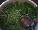Foto langkah ke 3 dari resep Sayur Bening Bayam Wortel.