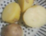 A picture of step 2 of Sabudana donuts.