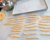 Foto del passaggio 4 della ricetta Croccanti Stick al formaggio