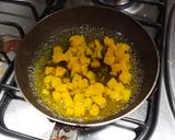 Foto del paso 1 de la receta: Tacos de huevo hawaianos
