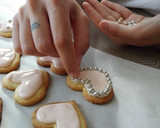 Foto del paso 7 de la receta: Corazones glaseados de galleta