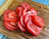 Une image de l'étape 9 de Éventails d'aubergine italienne aux deux jambons, tomates et girolles.