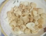 A picture of step 1 of Chapatte papad.
