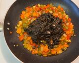 Foto del paso 4 de la receta: Arroz negro 🦑 y alioli 🧄!
