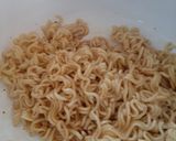 Foto langkah ke 2 dari resep 12. Lumpia Indomie.