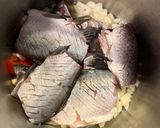 Szegedi halászlé vegyes halból szabadtűzön recept fázis 2 fotója