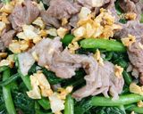 Hình bước làm 3 của món Thịt Bò Xào Cải Cúc