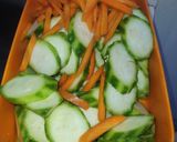 Foto langkah ke 1 dari resep Tumis Oyong Wortel (Menu Sahur Simple).