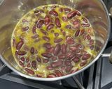 Foto del passaggio 3 della ricetta Salmone su crema di fagioli alla messicana