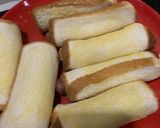 Gambar langkah 5 resipi Roti Sosej Berkeju.