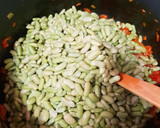 Foto del paso 10 de la receta: Alubias verdinas con almejas y langostinos