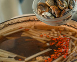 【老菜脯蘿蔔籤鱸魚湯】小寒節氣燉湯，清淡鮮美補體力的食譜步驟4照片