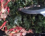 Foto langkah ke 4 dari resep Tumis daun singkong +teri.