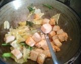 Foto langkah ke 4 dari resep Tumis duo sawi plus oncom.