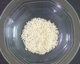 A picture of step 1 of Anjeer Kaju Doodh Paak.