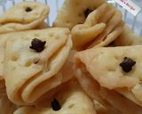 A picture of step 1 of Mathari tea time snacks.