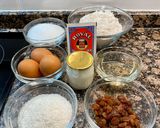 Foto del paso 1 de la receta: Bizcocho esponjoso de coco y pasas
